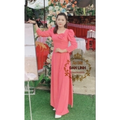 Áo dài màu hồng đà lạt cổ vuông có đính hoa xinh trên ngực - Áo Dài Đan Linh