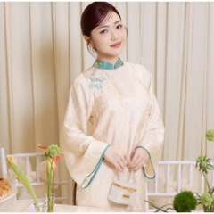 Áo dài suông 4 tà màu trắng phối cổ trẻ trung sang trọng vải lụa tằm cao cấp - Áo Dài Linh Đan