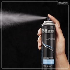 Keo xịt giữ nếp tóc Tresemme Climate Protection - 311gram
