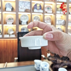 Tách Sứ Cảnh Đức Vẽ Tay - Hoa Lan - Dáng Vuông