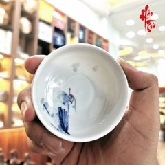 Tách Sứ Cảnh Đức Vẽ Tay - Chim Xanh