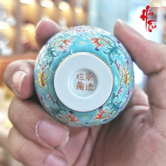 Tách Trà Pháp Lang Thái Sứ Cảnh Đức Nền Xanh Biển 50ml