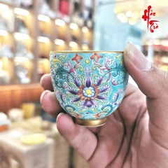 Tách Trà Pháp Lang Thái Sứ Cảnh Đức Nền Xanh Biển 50ml
