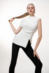 Áo thun nhún lệch vai - Chalk Top