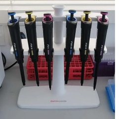 Micropipette Finnpipette F2 Thermo Fisher Scientific.