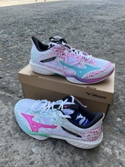 Giày cầu lông Mizuno Wave Claw Neo 2- Trắng Hồng Xanh