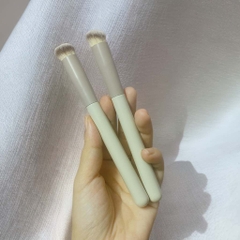 Cọ che khuyết điểm NF270 ( no brand)
