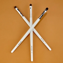 Cọ che khuyết điểm ELF Concealer Brush ( trắng )