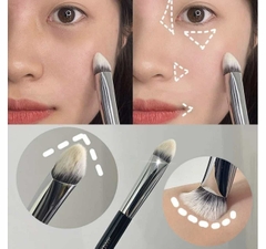 Cọ che khuyết điểm tam giác nón G1089 ( no brand)