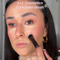 Cọ che khuyết điểm ELF Tap & Blend Concealer