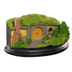 WETA Workshop Polystone - Hobbit Hole - 1 Bagshot Row (Yellow Door)
