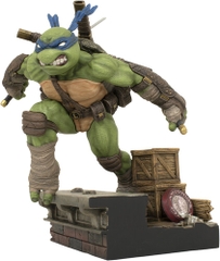 Diamond Select - Teenage Mutant Ninja Turtles - Gallery Leonardo PVC Statue (Large Item, Statue, Collectible)