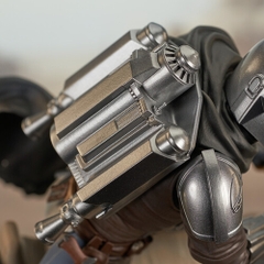 Diamond Select Toys Llc - Sw Mandalorian Premier Coll Din Djarin withSpeeder Bike Statue (Large Item, Statue, Collectible)