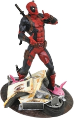 Diamond Select - Marvel Gallery - Comic Taco Truck Deadpool PVC Figure (Large Item, Figure, Collectible)