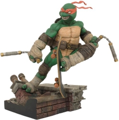 Diamond Select - TMNT - Gallery Deluxe Michaelangelo PVC Statue (Large Item, Vinyl Figure, Collectible)