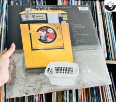SHAKIRA - LAUNDRY SERVICE (2LP/YELLOW VINYL, Limited Edition)
