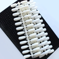 Móng Mẫu Form Bầu - Trắng Đen Trong Đục