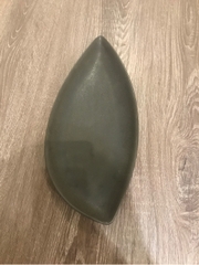 Dĩa dài 30x13cm màu đen trổ (matte)