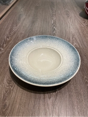 Dĩa bay không nắp 30cm kem Phun đen