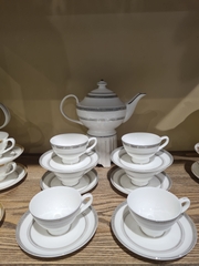 Bộ trà bạch kim anh