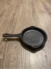 Chảo lớn 24x15.5cm đen không vệt