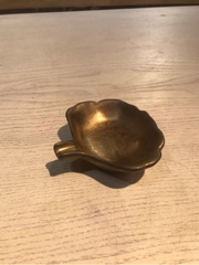 Chén lá vỏ sò 9x3cm màu nâu đồng (HĐ)