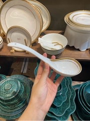Muôi canh hoàng gia anh