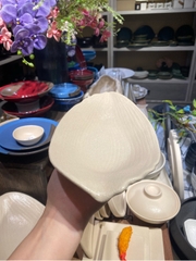 Dĩa lá cong 28x15cm màu be