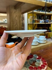 Đĩa kê tách trà nhỏ Kaleidoscope trắng