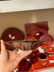 Đĩa 8.5inch đỏ chàm đen