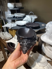 Chén ốc gai vàng 16x9.5cm màu đen