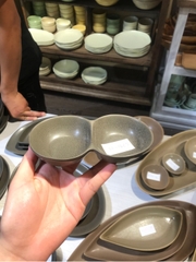 Chén chấm 2 ngăn 15.5x8.5cm màu đen trổ (matte)