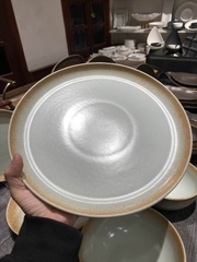 Dĩa tròn vành 28cm xanh ngọc viền nâu (matte)