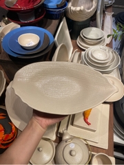 Dĩa lá cong 28x15cm màu be