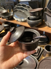 Hủ gia vị 8.5x5.2cm đen không vệt