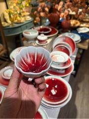 Chén Sốt Trăng Đỏ