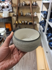 Tô tròn dầy 11 x 5.5 cm màu đen lòng xám phun san hô