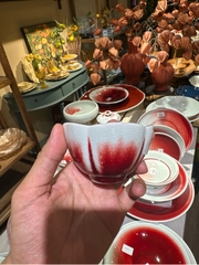Chén Sốt Trăng Đỏ