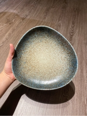 Dĩa tam giác 24x23cm xanh ngọc mattte lòng phun hạt (HĐ)