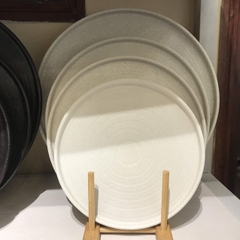 Đĩa tròn vành đứng 22cm