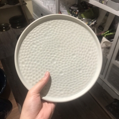 Đĩa tròn vành đứng 22cm
