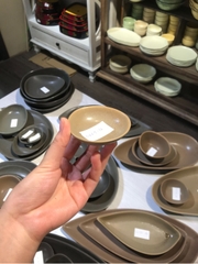 Chén chấm 8x2cm màu nâu trổ (matte)