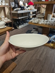 Tô oval vành hông 21 cm Trắng Ngà