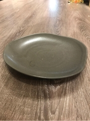 Dĩa trẹt 25cm màu đen trổ (matte)