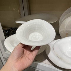 Tô loe trắng vành lượn sóng