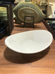 Tô thỏi vàng 26 x 19 cm Trắng Ngà