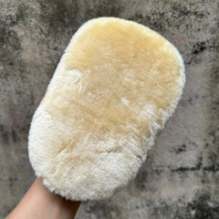 Găng Tay Rửa Xe Lông Cừu Mềm Mịn Không Gây Trầy Xước Chuyên Dụng Cho Xe Ô Tô, Xe Máy