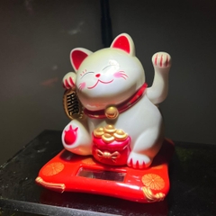 Mèo Thần Tài Vẫy Tay Chiêu Tài Lộc, May Mắn Sử Dụng Pin Năng Lượng Mặt Trời