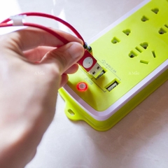 Ổ cắm điện đa năng chống giật có 3 cổng USB sạc điện thoại