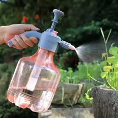 Binh Tưới Cây 3 Lit Màu Ngẫu Nhiên